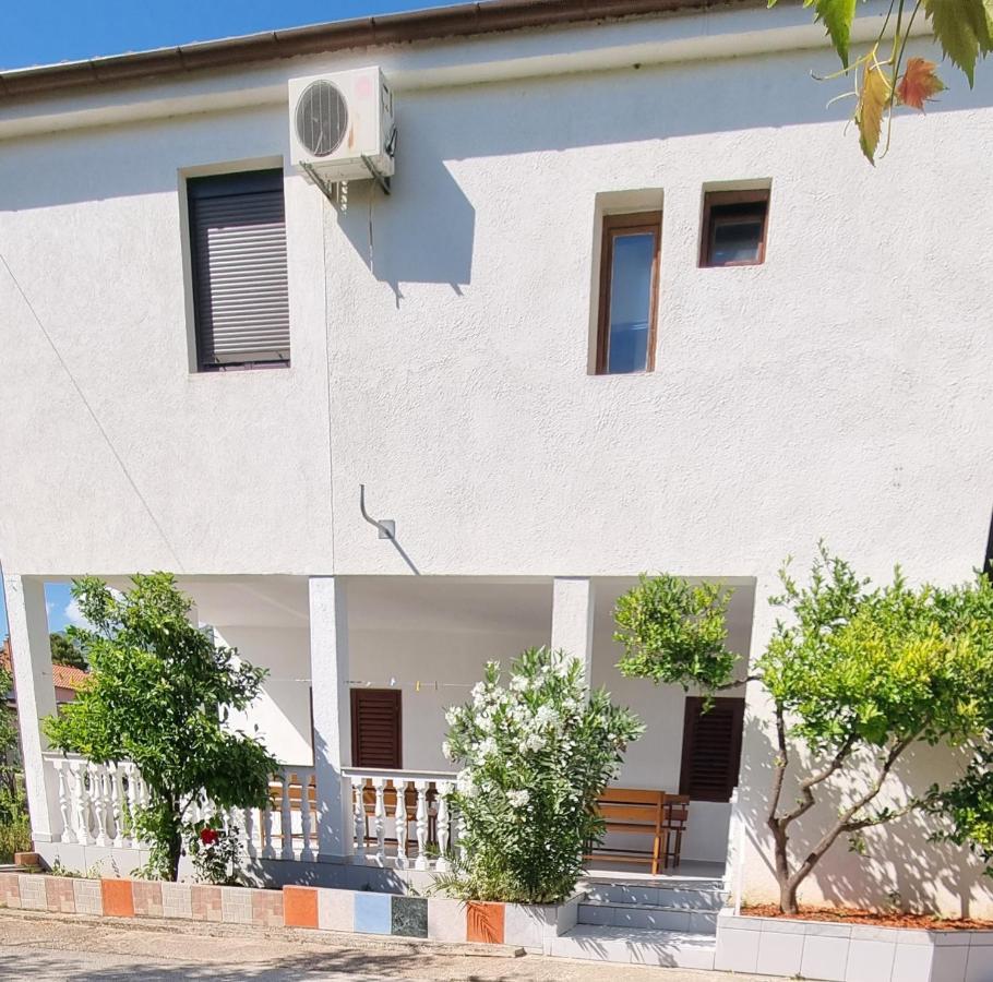 Holiday Home Jukic Pr Seline Bagian luar foto